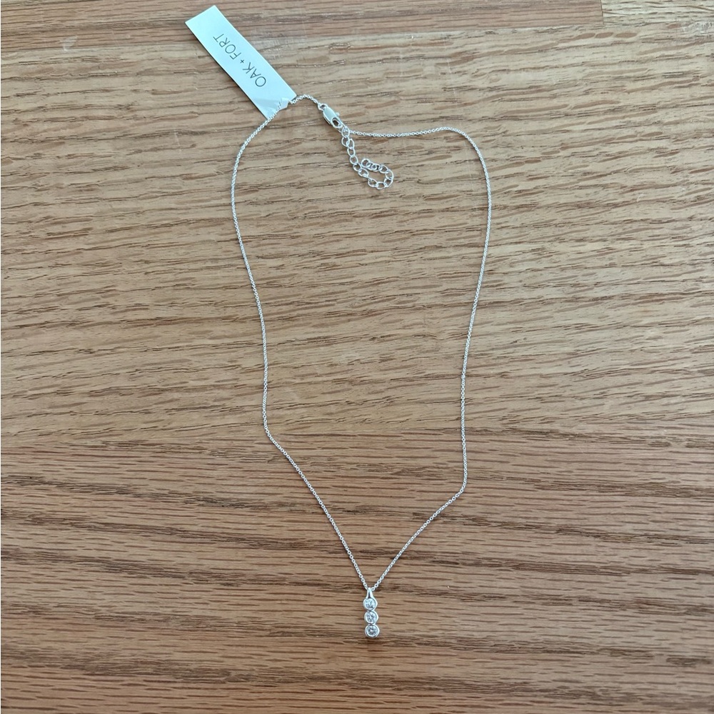 Oak and fort necklace